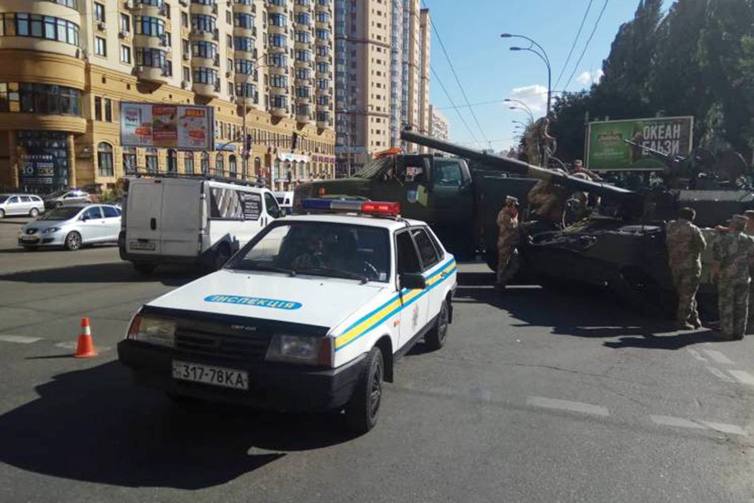 Военно-политический блеф»: как Киев готовится к военному параду в честь Дня  независимости — РТ на русском