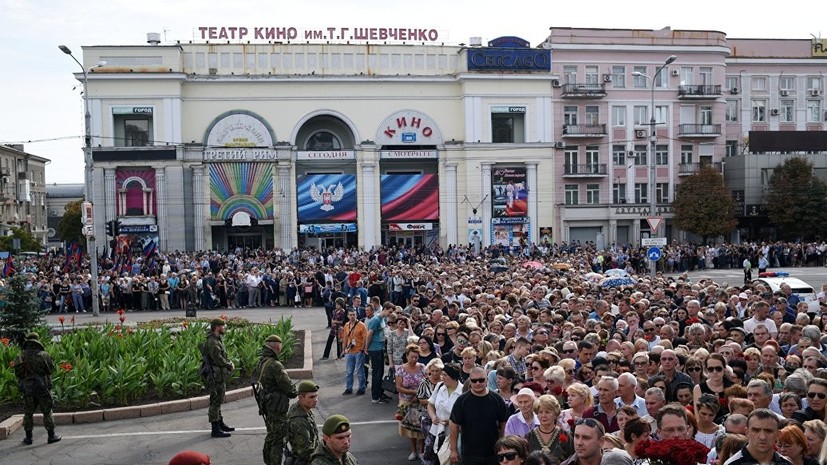 Число пришедших проститься с Захарченко превысило 120 тысяч
