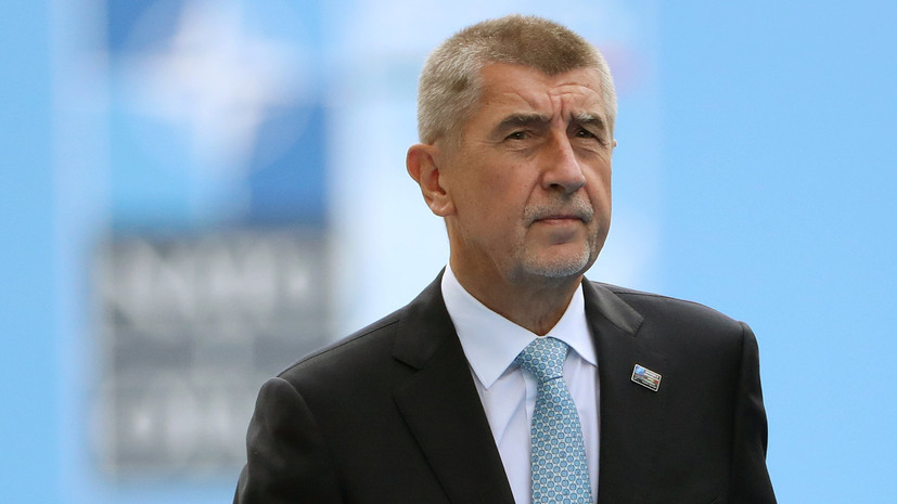 Премьер Чехии заявил, что вопрос миграции разделил Европу