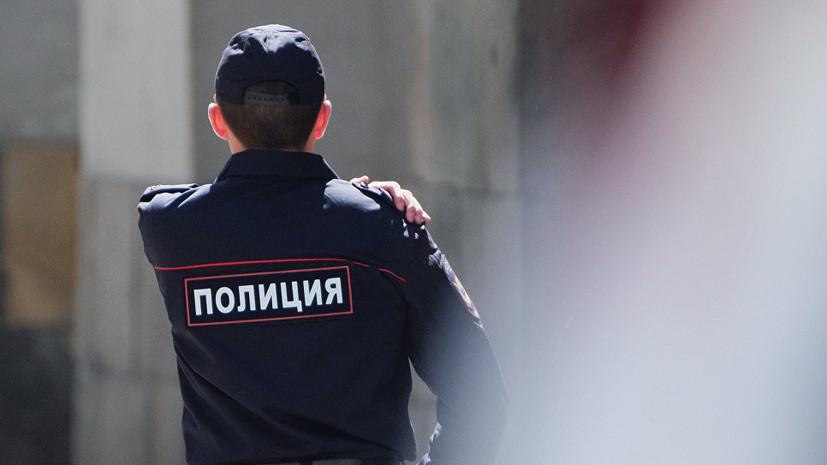 Следователи допрашивают подозреваемого в убийстве полицейского в метро Москвы
