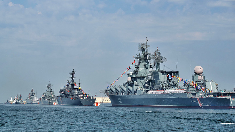 «Тезис, не поддающийся логике»: как Порошенко намерен вывести Черноморский флот из Крыма, поправив Конституцию Украины