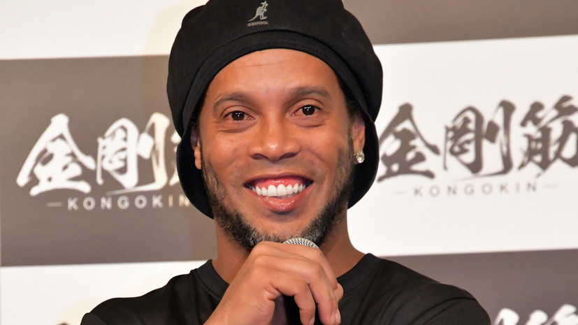 Роналдиньо считает, что «Барселона» должна изъять десятый номер из обращения после ухода Месси