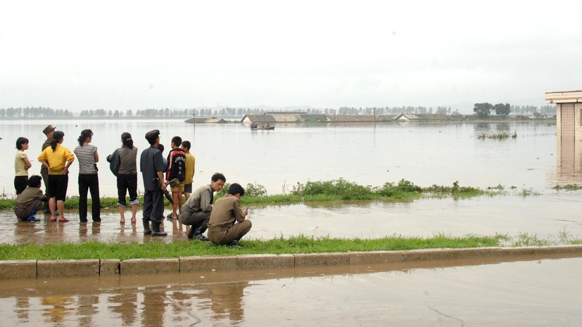 В КНДР в результате наводнения погибли 76 человек