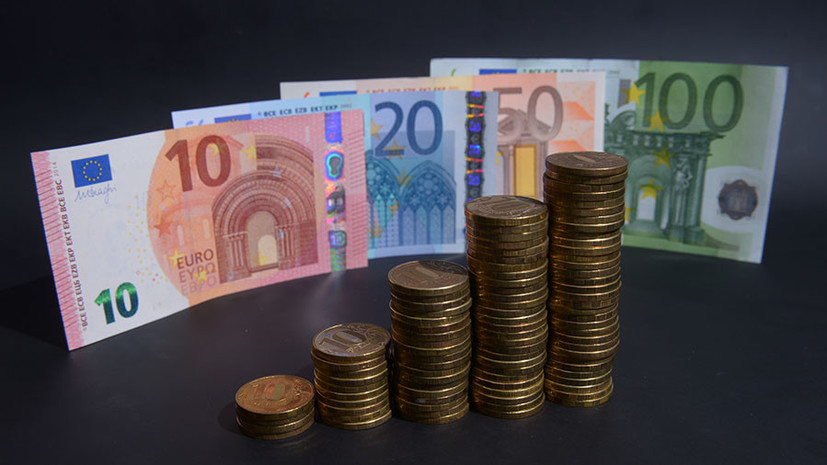 Валютный всплеск: курс евро впервые с апреля преодолел отметку в 80 рублей