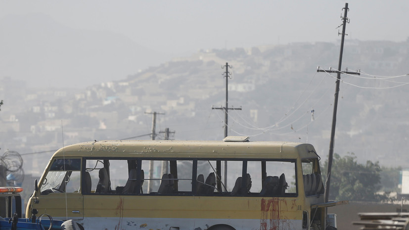 При столкновении автобуса и грузовика в Афганистане погибли 15 человек