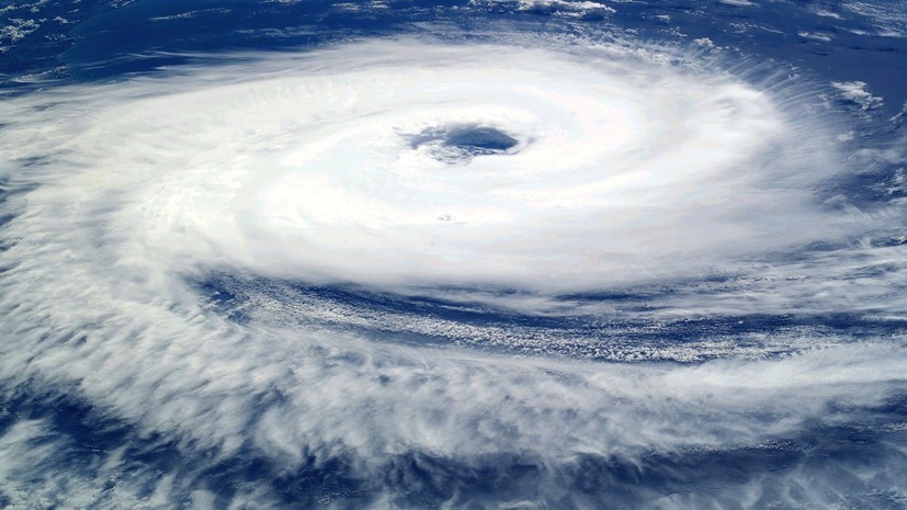 Тропический шторм «Флоренс» усилился до урагана