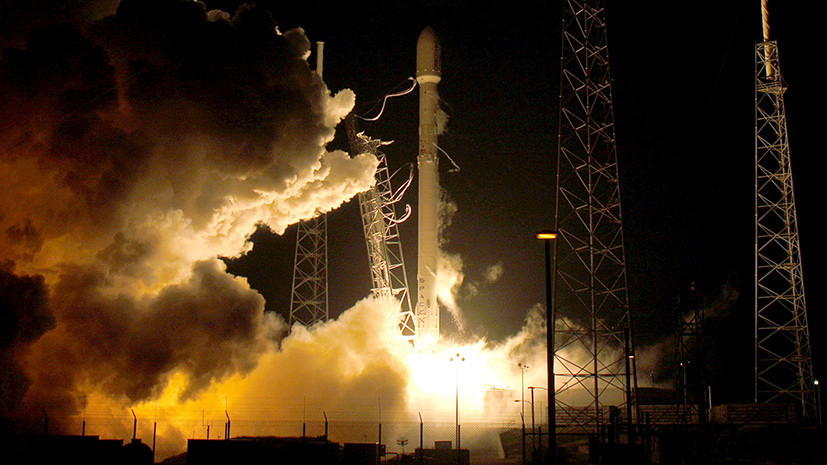 Ракета Falcon 9 со спутником Telstar 18V стартовала с космодрома во Флориде