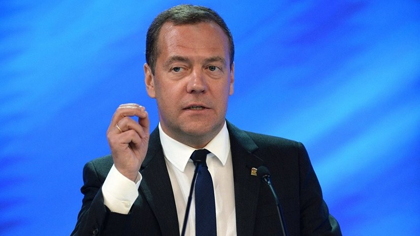 Медведев заявил о необходимости контролировать реализацию закона о пенсиях