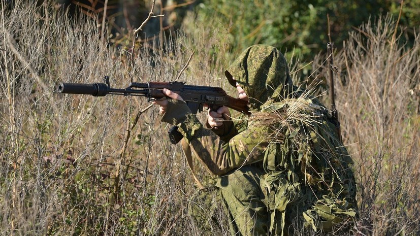 Российские военнослужащие провели десантирование на учениях в Абхазии