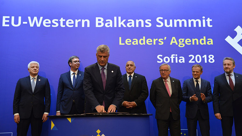 «Всё валится на Москву»: в ЕС предсказали новые конфликты на Балканах в случае сближения стран региона с Россией