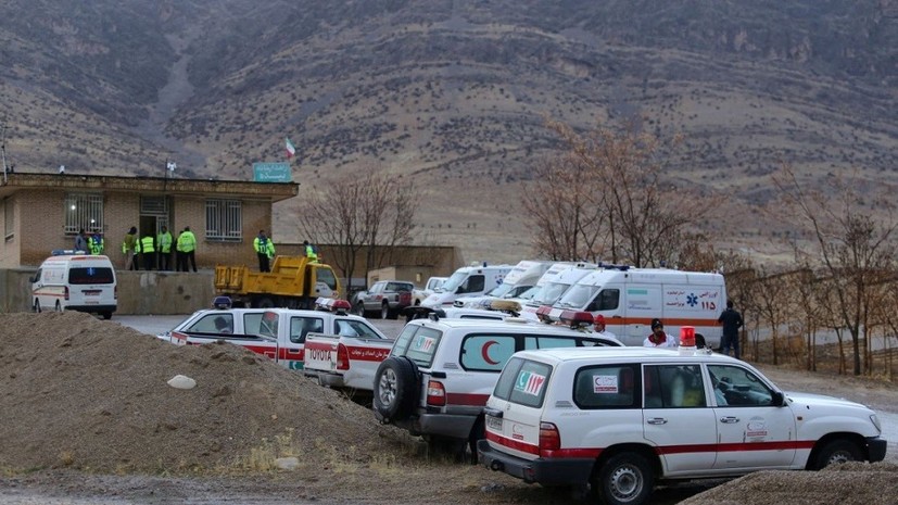 В Иране при столкновении автобуса и бензовоза погиб 21 человек