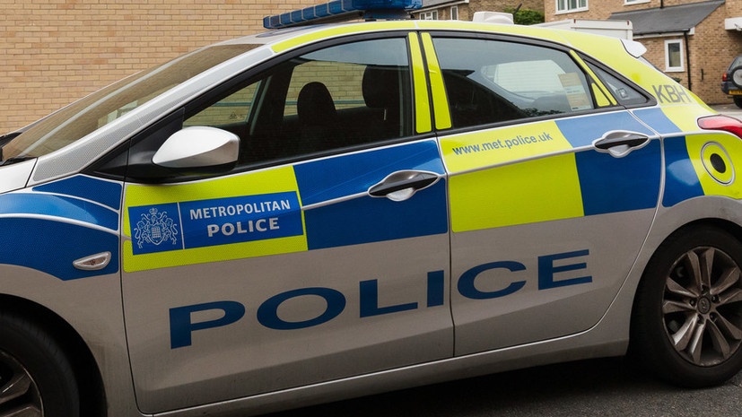 В Лондоне два человека пострадали при наезде автомобиля на пешеходов у мечети 