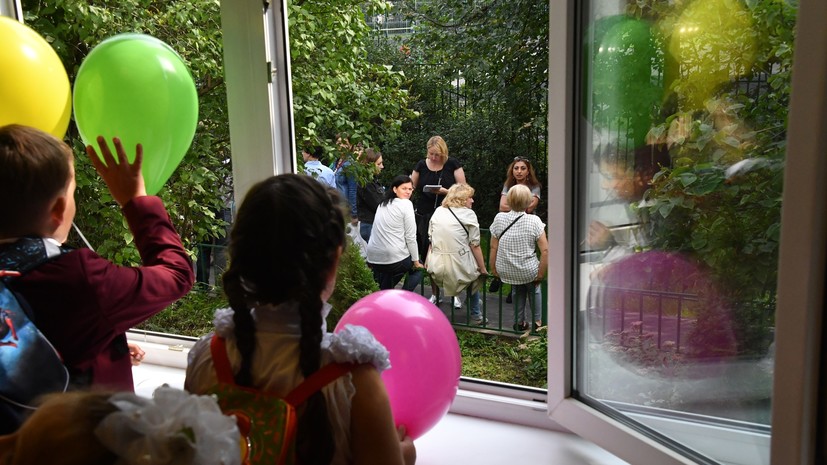 Детский омбудсмен прокомментировала идею запрета использования телефонов в школах