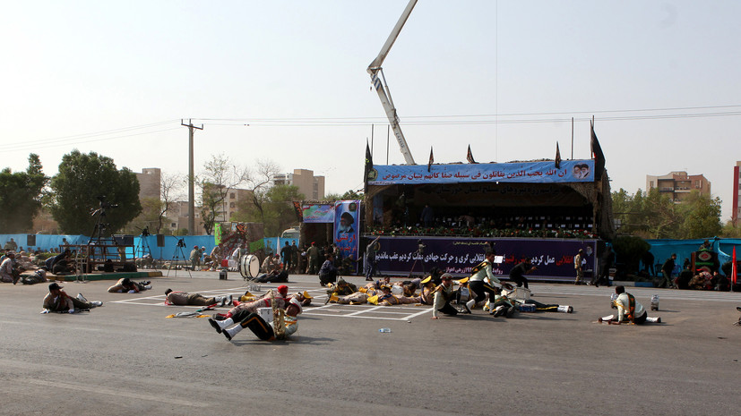 В результате теракта на параде в Иране погибли 10 человек