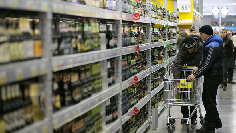 Главный нарколог Минздрава поддержал идею повысить возраст продажи алкоголя