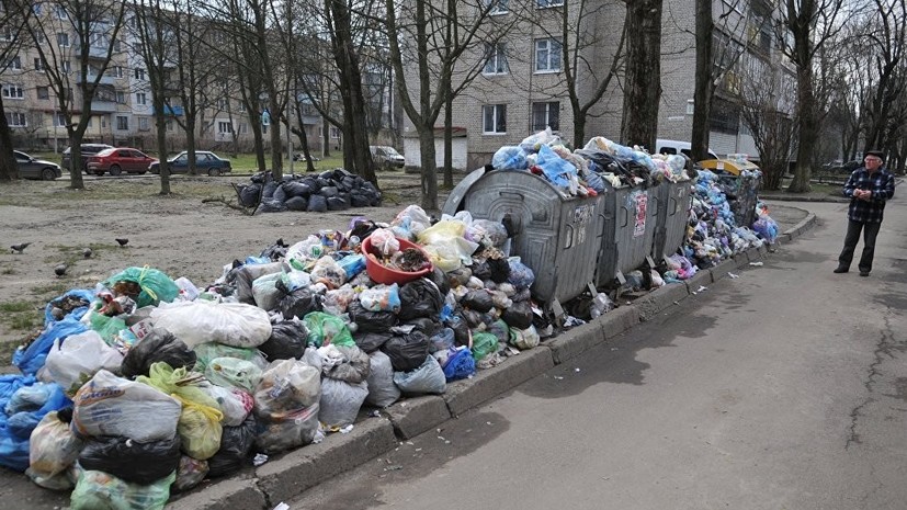 В Челябинске ввели режим повышенной опасности из-за проблем с вывозом мусора