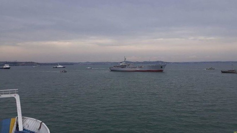 Украина заявила о провокациях против своих кораблей в Керченском проливе