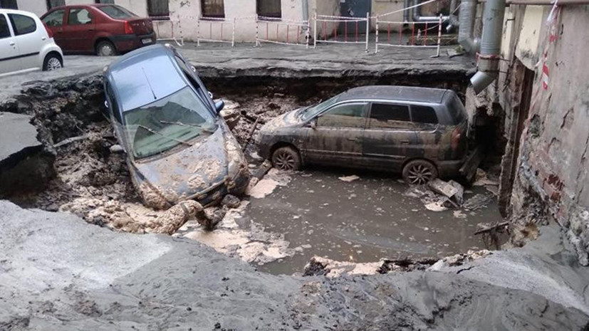 Владелец кафе прокомментировал гибель людей при прорыве трубы с кипятком в Петербурге