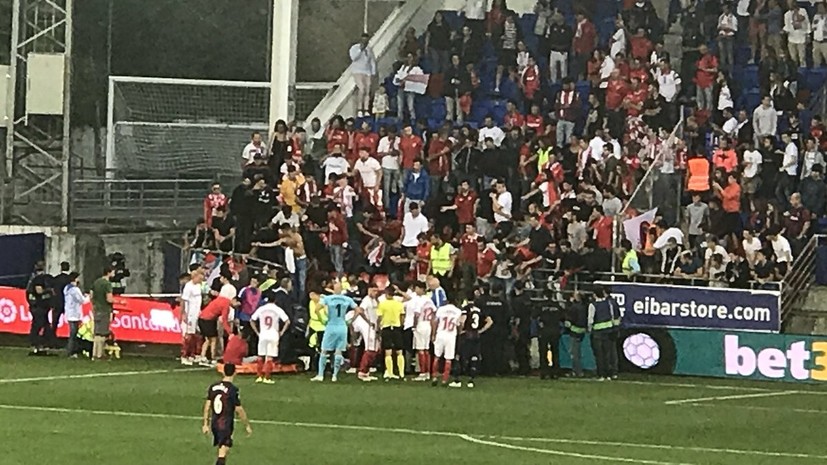 СМИ назвали точное число пострадавших в результате обрушения ограждения на трибуне стадиона в Эйбаре