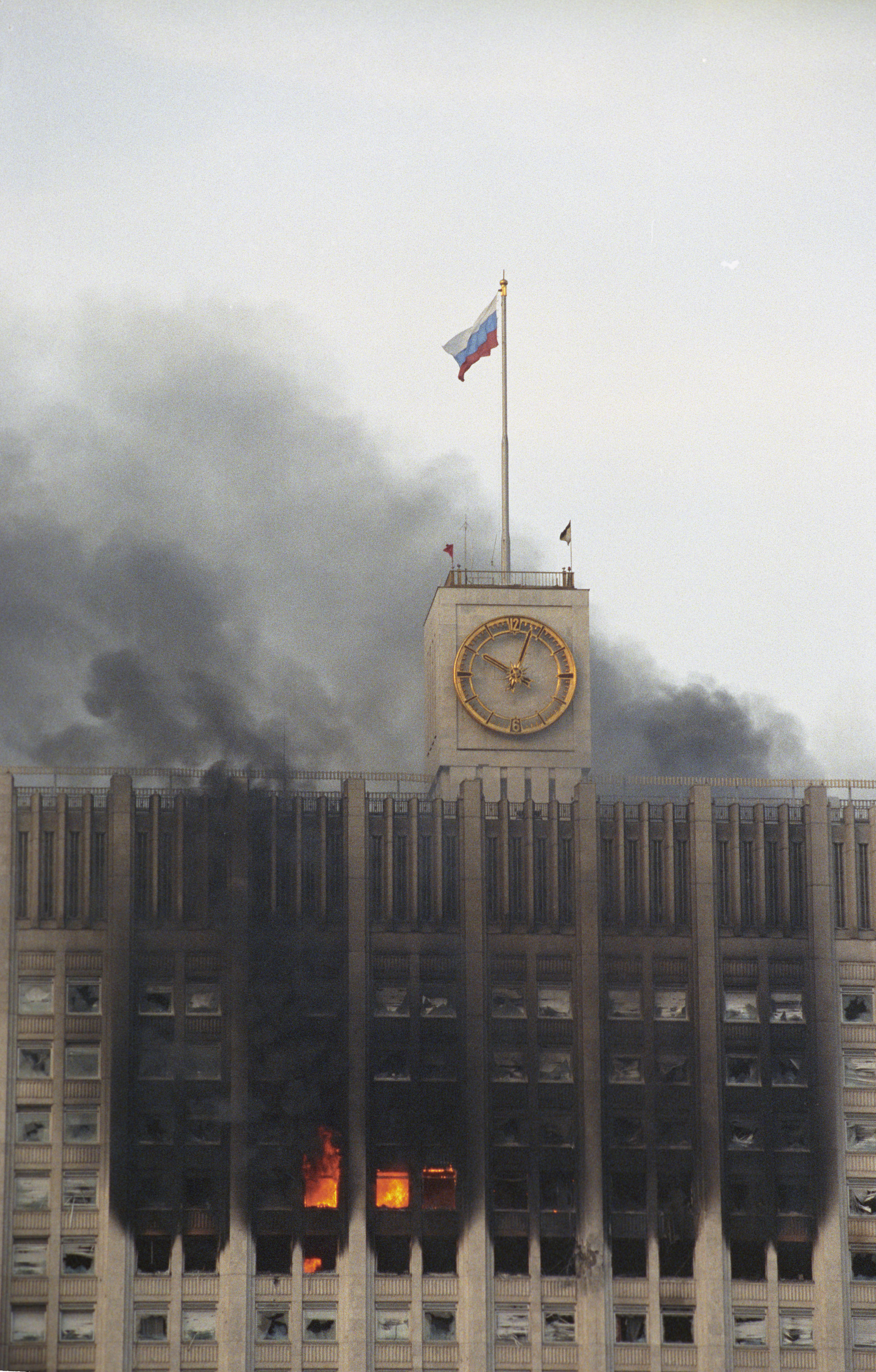 Танки на улицах Москвы: 25 лет трагическим событиям конституционного  кризиса в России — РТ на русском