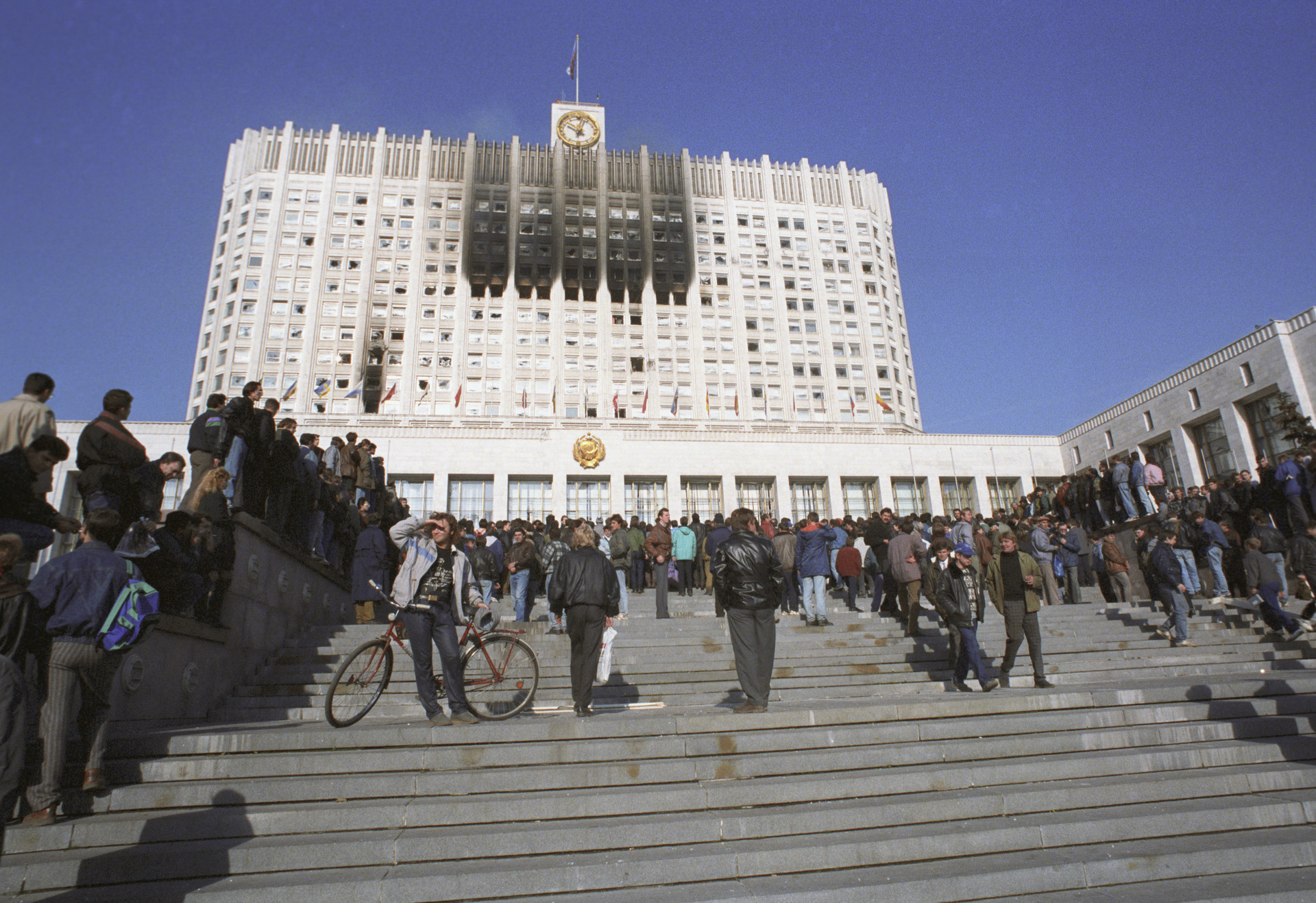 Танки на улицах Москвы: 25 лет трагическим событиям конституционного  кризиса в России — РТ на русском