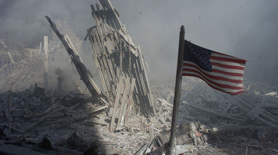 Разрушенный  Всемирный торговый центр в Нью-Йорке 11 сентября 2001 года