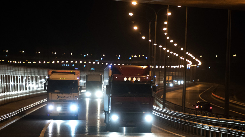 Более 700 грузовиков проехало по Крымскому мосту за первые 8 часов