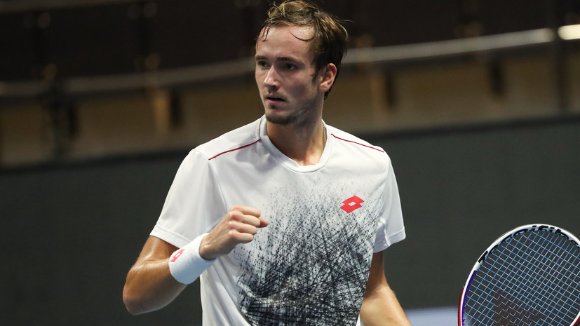 Медведев переиграл Шварцмана в первом круге турнира в Токио