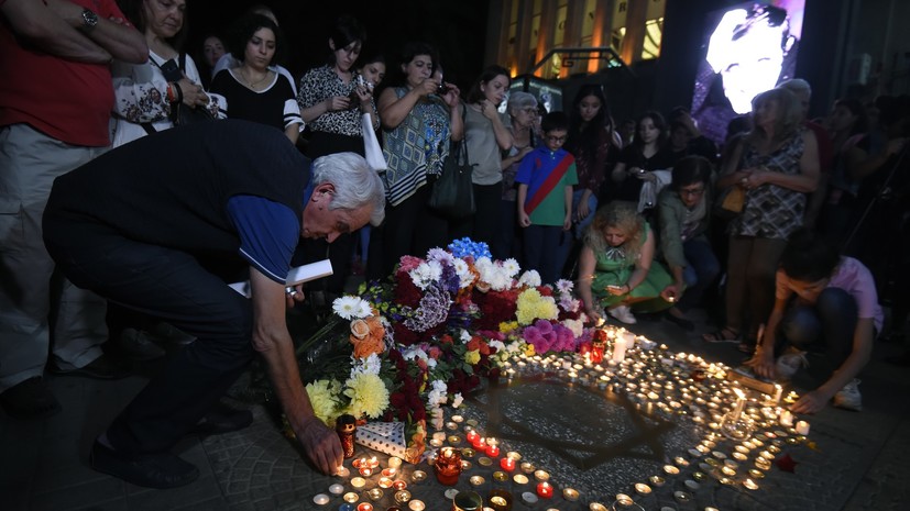 В посольстве Армении в Москве откроют книгу соболезнований в связи со смертью Азнавура