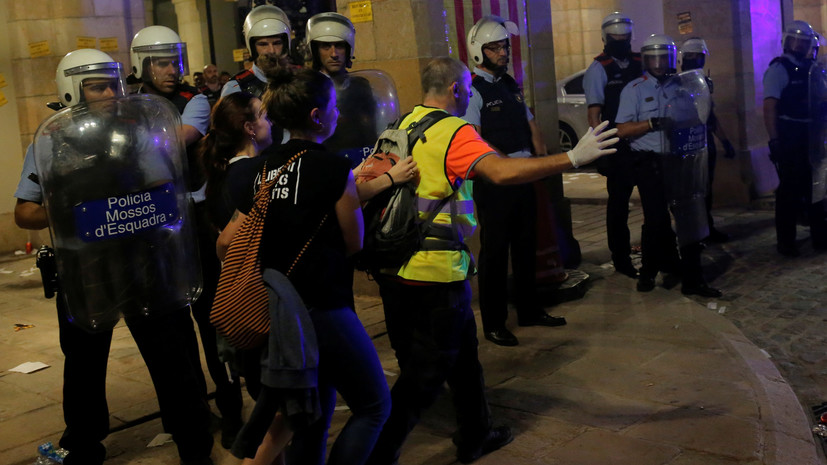 Более 40 человек пострадали в ходе столкновений в Каталонии