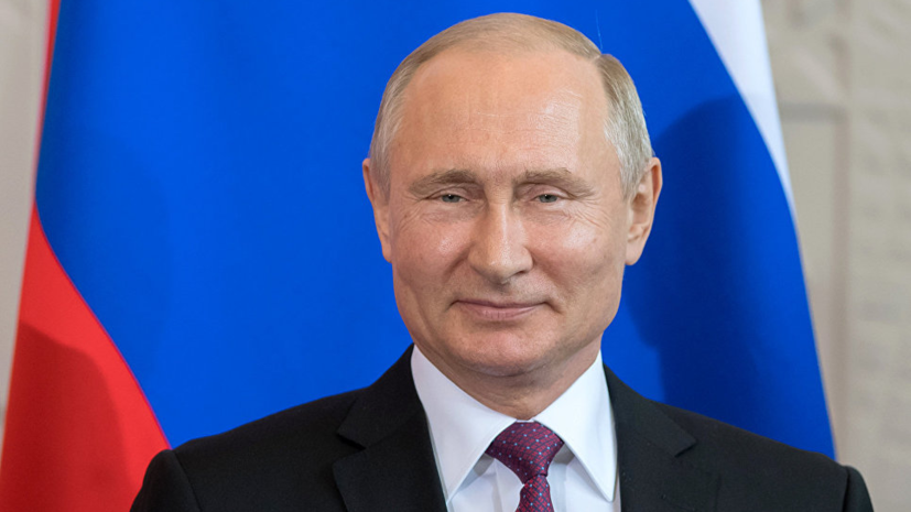 Путин передал Эрмитажу фельдмаршальский жезл Российской империи