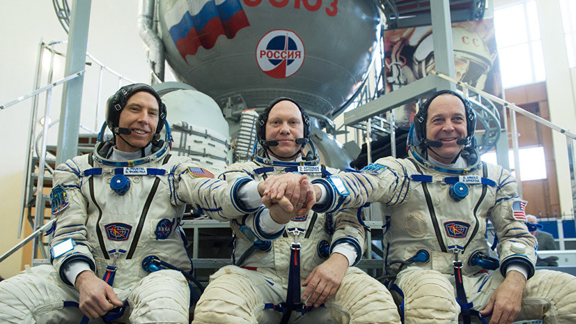 «Союз МС-08» с тремя космонавтами на борту отстыковался от МКС