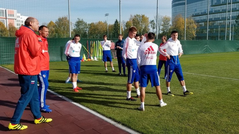 Сборная России по футболу прибыла в Калининград на матч Лиги наций
