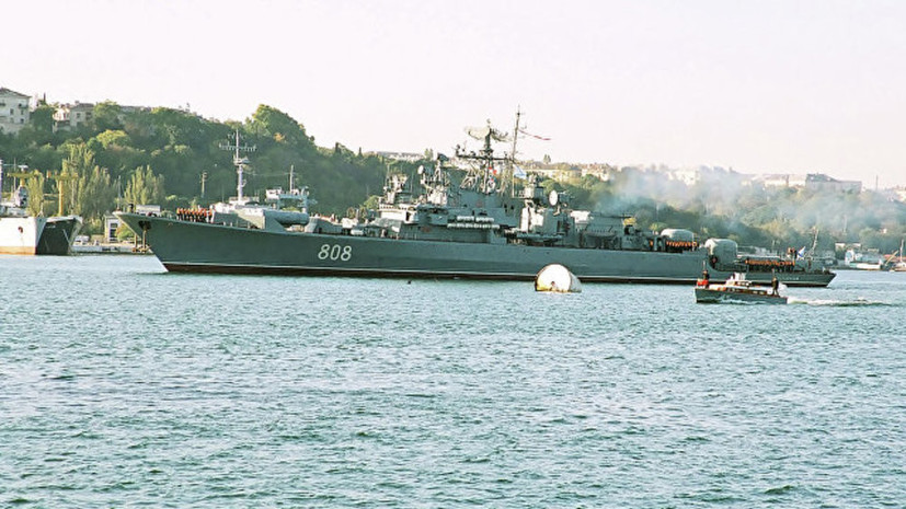 Сторожевой корабль «Пытливый» вернулся в Севастополь из Средиземного моря