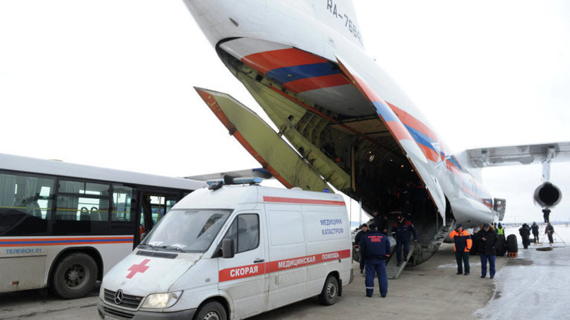 Борт МЧС доставил в Петербург тяжелобольных детей из Ростова-на-Дону и Севастополя