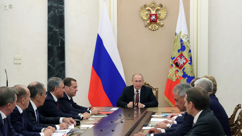 Путин обсудил с Совбезом ситуацию с автокефалией на Украине