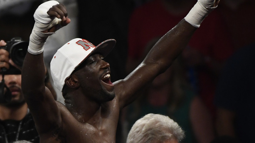 Американский боксёр Кроуфорд нокаутировал Бенавидеса и защитил титул чемпиона мира по версии WBO