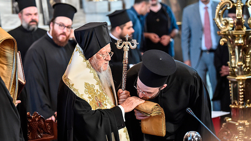 «Легитимизировал раскол»: в РПЦ заявили, что Константинополь не может быть центром православной церкви