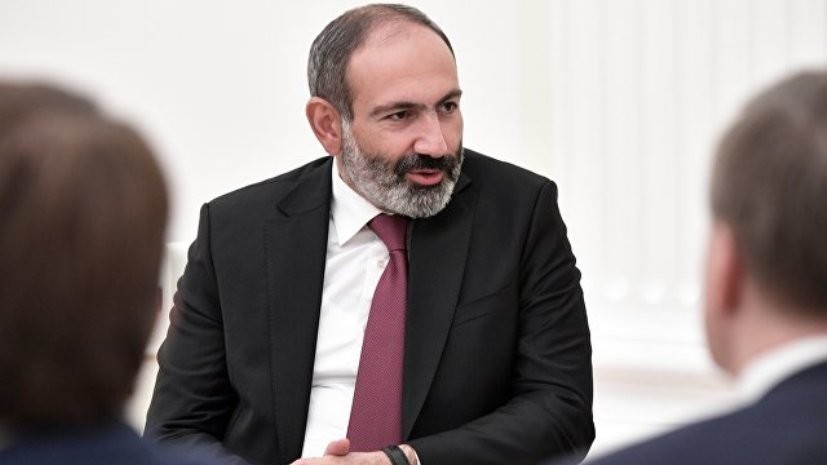 Пашинян подал в отставку с поста премьера Армении