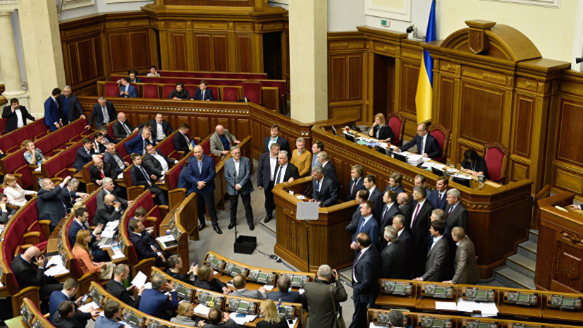 Эксперт прокомментировал слова украинского экс-министра о «позорном» парламенте