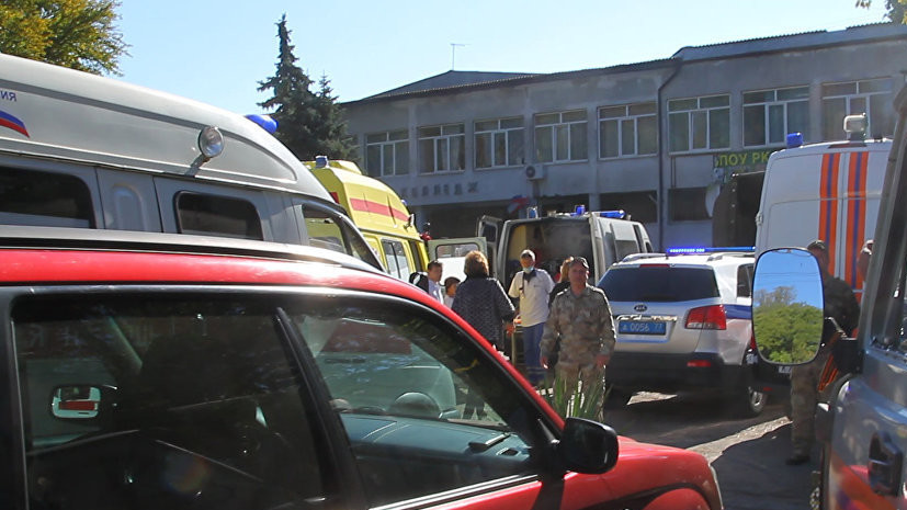 СК: находившиеся в колледже в Керчи погибли от огнестрельных ранений