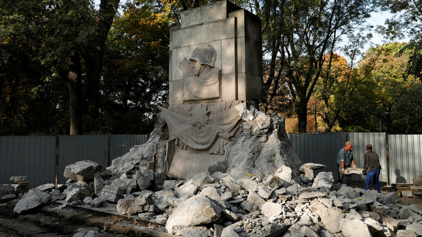 Памятник советским воинам в варшаве