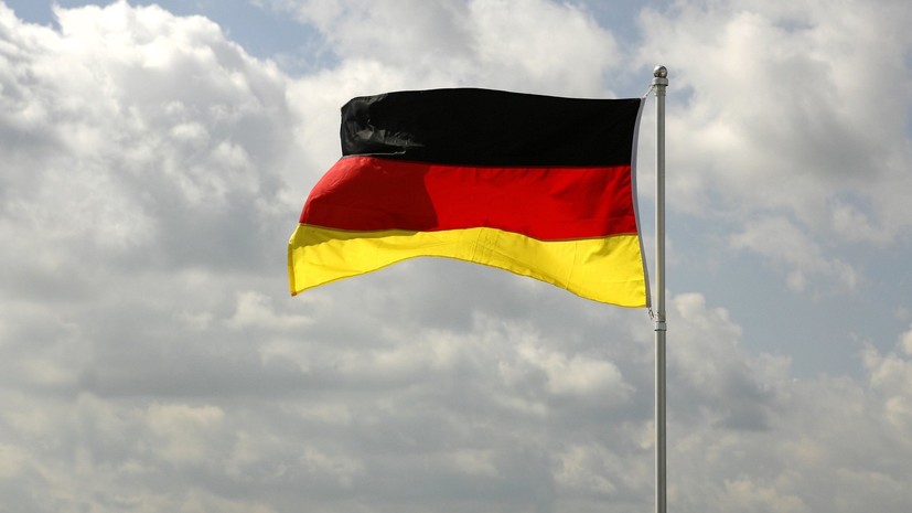 СМИ: ФРГ планирует включить Украину в список безопасных стран