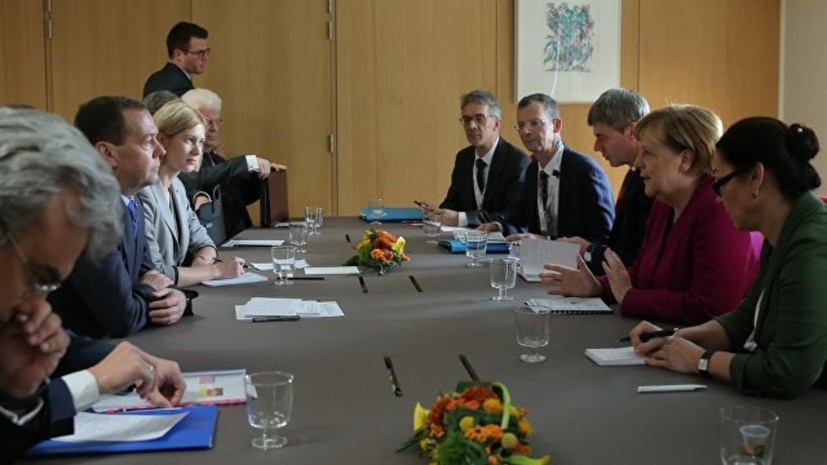 Медведев обсудил с Меркель заявления США о «Северном потоке — 2»