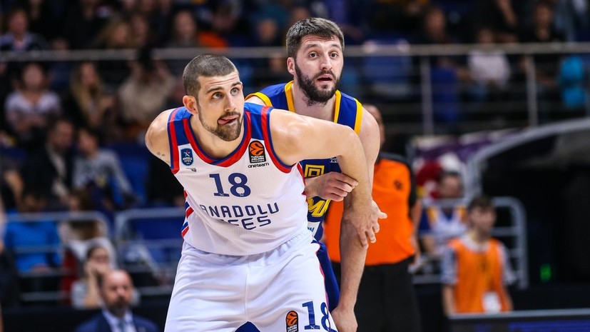 «Химки» потерпели третье поражение подряд в баскетбольной Евролиге, уступив турецкому «Анадолу Эфес»