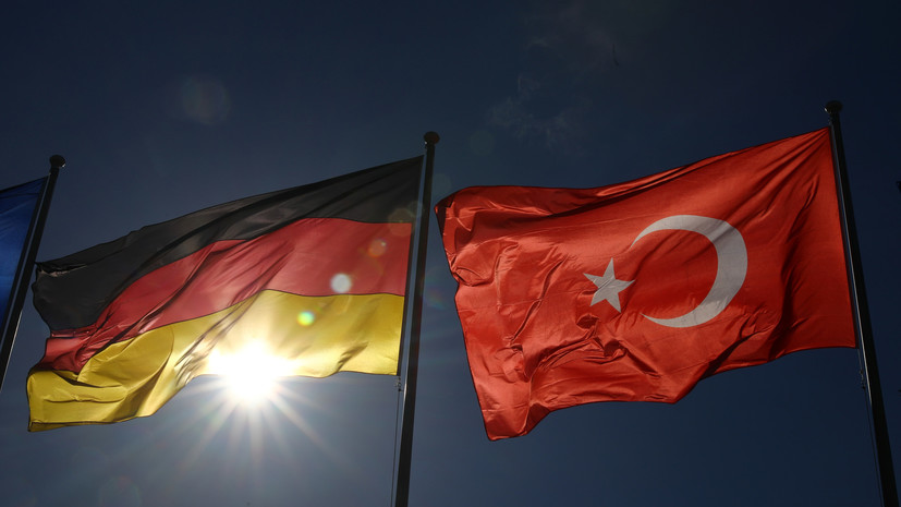 МИД ФРГ предупредил о возможном преследовании в Турции за лайки в соцсетях