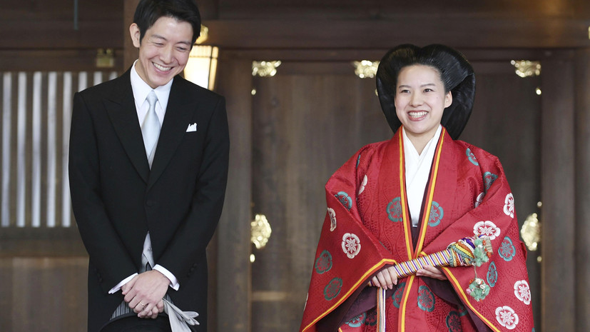 Японская принцесса лишилась титула после свадьбы с менеджером