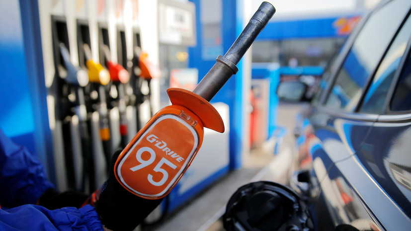 Песков прокомментировал ситуацию с ценами на бензин