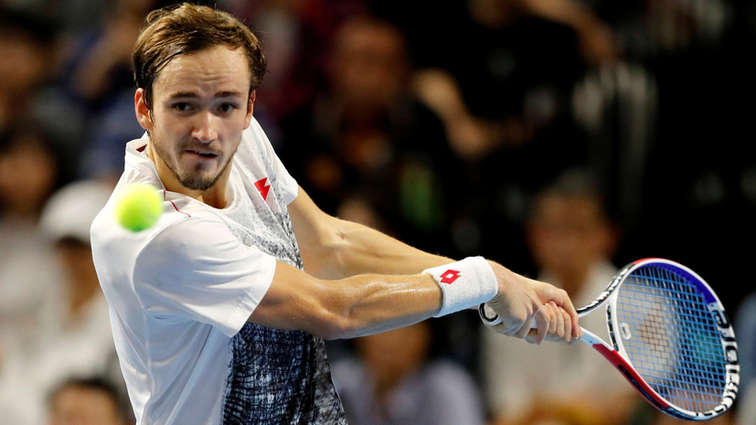 Медведев обыграл Карреньо-Бусту на турнире ATP в Париже