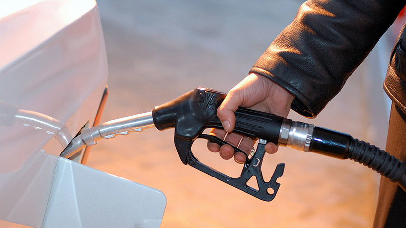 Козак потребовал от нефтяников обеспечить российский рынок топливом